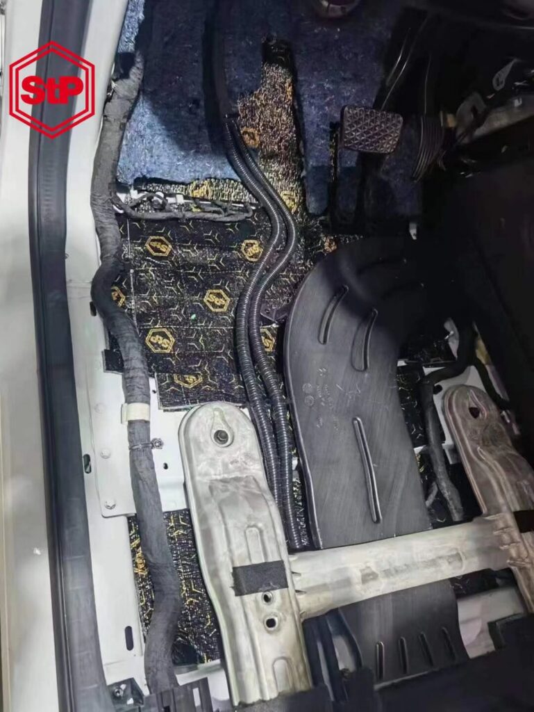 惠州蔚来EC6隔音升级实录:全车俄罗斯STP,安静得像换了一台车 psc (1)